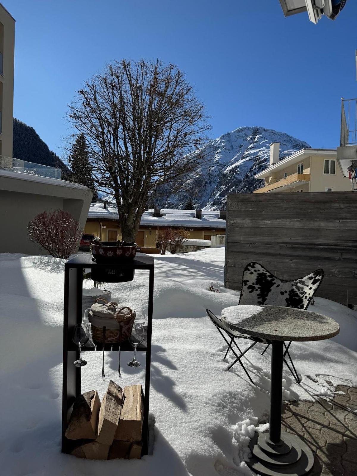Schickes Apartment Im Herzen Pontresina Exterior foto
